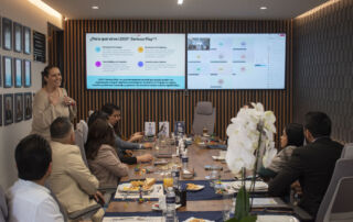 Sesión de trabajo colaborativo con LEGO® para fomentar el pensamiento estratégico y la innovación