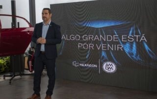 Conferencia de Hexagon durante el Smart Manufacturing Summit 2025, presentando soluciones de metrología y manufactura inteligente