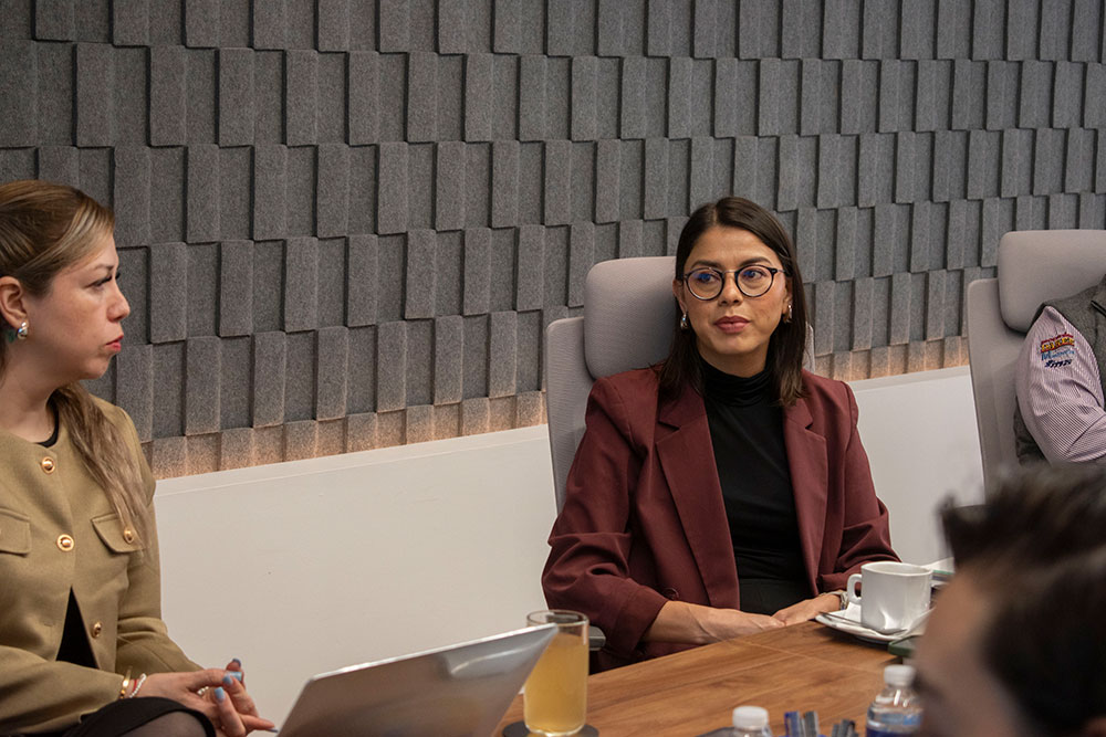 Reunión en instalaciones de AMDM
